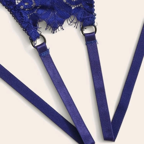 Bra and butt out panty - Picture 5 of 5